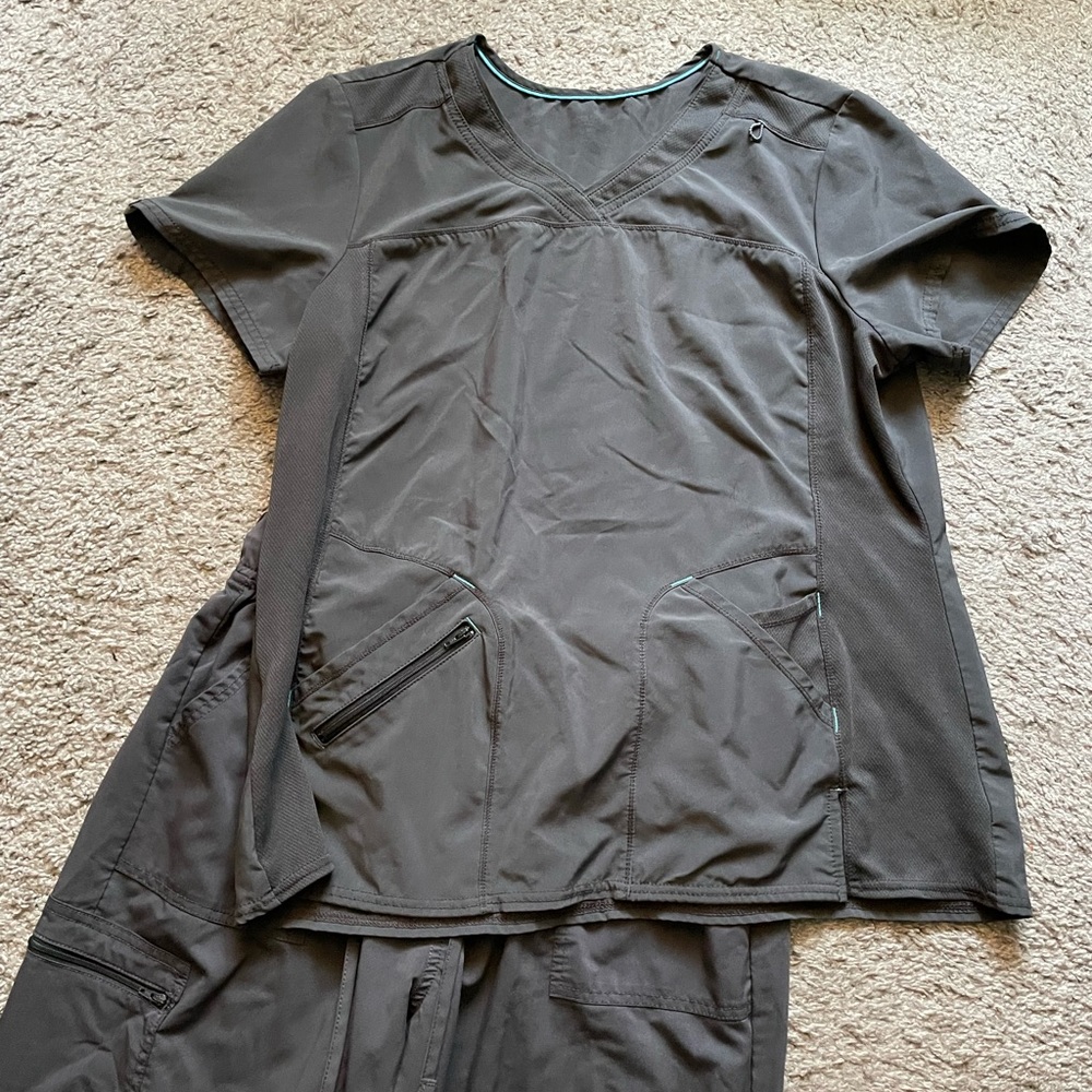 Scrub Star Dark Grey Set